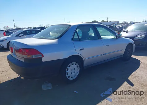 2001 Honda Accord 2.3 Lx из США, поврежденный, VIN 1HGCG56411A019055